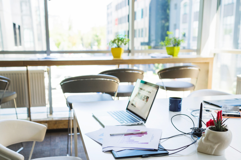 明るいオフィス